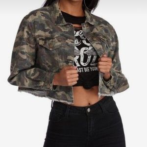 Vintage Duck Bay Camo Jacket Shacket Cropped and distressed size Small